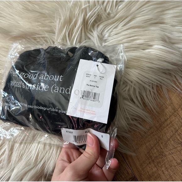 ANDIE The Belmar Top In Black - Picture 2 of 3